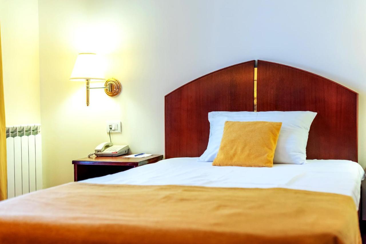 Hotel Minerva Bucureşti Ngoại thất bức ảnh
