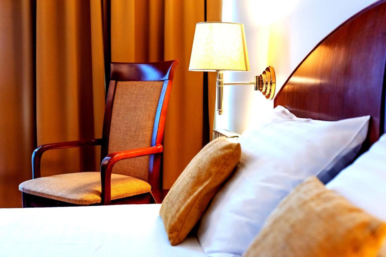Hotel Minerva Bucureşti Ngoại thất bức ảnh